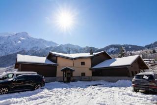 Résidence Le Château D86 Ski Retreat | Balcony & Views - Happy Rentals - 3