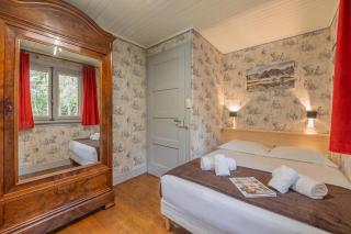 Chalet Ecureuil Family retreat w/ Garden & Fireplace - Happy Rentals - 7