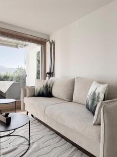 Alpine Paradise , Mountain Views & Serenity - 9