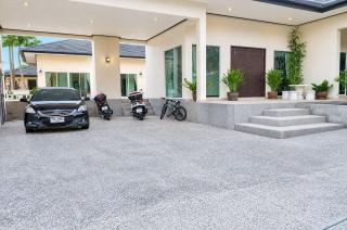 Serene Private 5-Bedroom Pool Villa in Kathu Phuket - 4