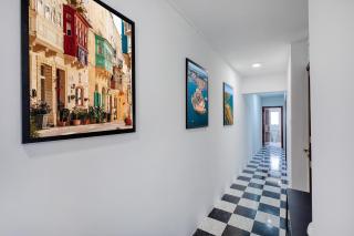 Seafront 2BR Valletta Views Ta' Xbiex Marina - 9