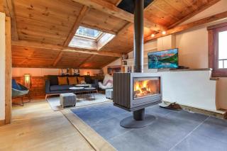 Le Beaulieu Chamonix Penthouse Loft | Fireplace & Views - Happy Rentals - 0