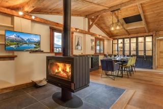 Le Beaulieu Chamonix Penthouse Loft | Fireplace & Views - Happy Rentals - 2