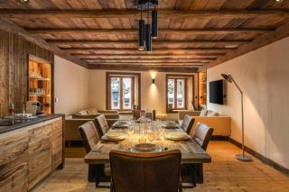 Maison du Roi Spacious Family Apartment in Chamonix Center - 5