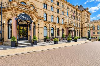 The Victoria Hotel, Bradford by Sunday - 2