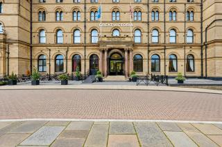 The Victoria Hotel, Bradford by Sunday - 1