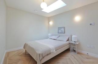 Stylish 2BR Home near Southfields Station - 8