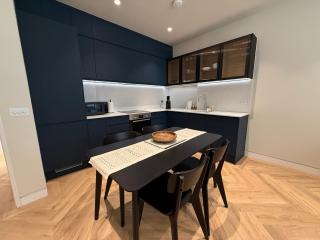 Stylish 2BR Home near Southfields Station - 9