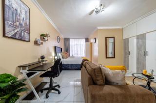 Stylish Cozy Apartment in Sandton - 6