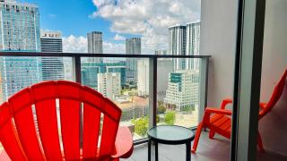 Sky-High oasis heated Pool & Gym Miami Skyline Vista - 9