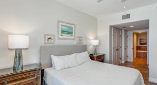Luxury Two Bedroom Condo with Panoramic Gulf Views - 4