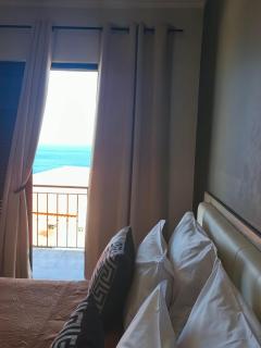 Ocean Breeze - Cosy 2-bedroom with Ocean Views & BBQ - 4