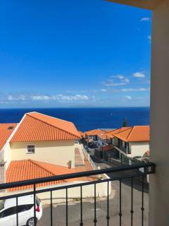 Ocean Breeze - Cosy 2-bedroom with Ocean Views & BBQ - 2
