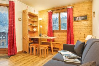 Apt DryadesD92 Near Lift: Duplex, Views, Balcony, Sleeps 5 - Happy Rentals - 2