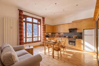 Central Majestic Apartment Near Skiing - Happy Rentals - 0