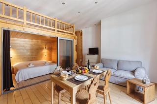 Central Majestic Apartment Near Skiing - Happy Rentals - 9