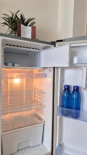 Tranquil Studio Near Airport- Kitchenette, WiFi, SmartTV - 6