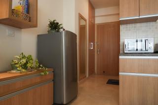 Tranquil Studio Near Airport- Kitchenette, WiFi, SmartTV - 9
