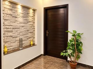 Comfy Room in E-11 Sector with Free Car Parking - 2