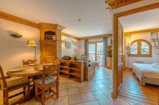 Le Cristal MB6 View, Pool, Private Sauna, Parking & WiFi - Happy Rentals - 9