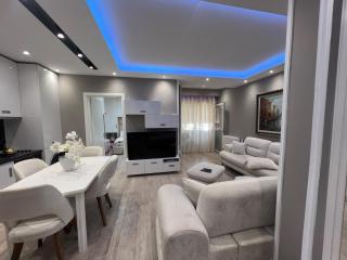 Gold Apartment Tirana - 0