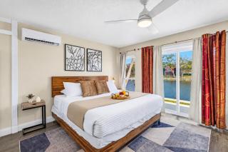 NEW Heated Salt Pool & Spa on Waterfront Canal - 8