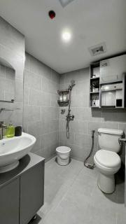 Cozy 1BR JTower, Pool, WiFi, Near Airport - 6