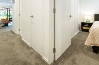 Comfy 1-Bed Apartment with Park Views Sleeps 4 - 9