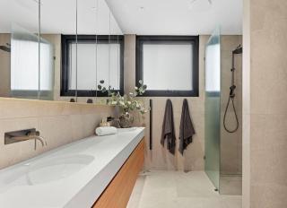 Beach House Scarborough - sweeping ocean view luxury - 1