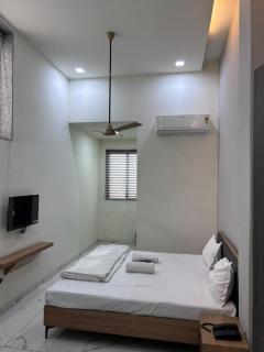 Hotel MB Rooms Eco Inn,Bharuch - 4