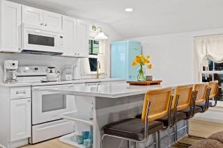 The Gatsby Carriage House Luxe Stay w Game Room - Louisville - 8
