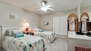 Runaway Bay 213 - 3