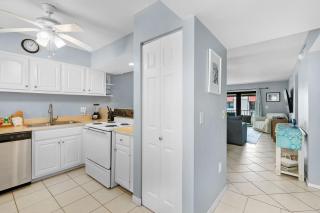 Runaway Bay 207 - 8
