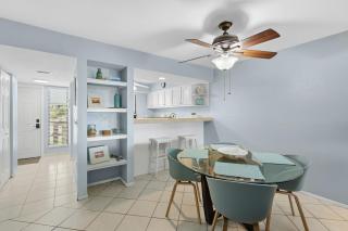 Runaway Bay 207 - 9