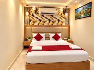 Hotel Decent Suites Stayz - With Airport Drop - 2