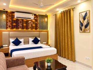 Hotel Decent Suites Stayz - With Airport Drop - 7