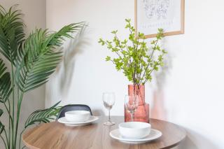 Stylish 2BR Leeds Stay - Parking Near Centre - 2