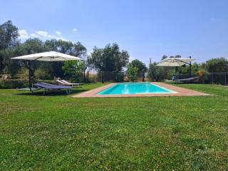 IL CASALE DEGLI ULIVI- Splendido casale panoramico con piscina riscaldata a 30 min da Roma GRA - 1