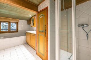 Le Cristal MB13 Mountain View, Pool, Parking & Free WiFi - Happy Rentals - 1