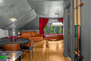 Gatsby Estate Luxe 7BR Retreat with Game Room - 1