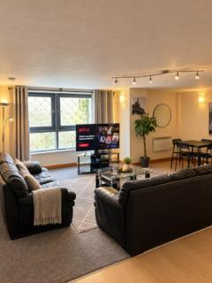 2Bed Apartment Leeds City Centre by Leeds Station - 3