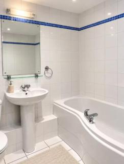 2Bed Apartment Leeds City Centre by Leeds Station - 2