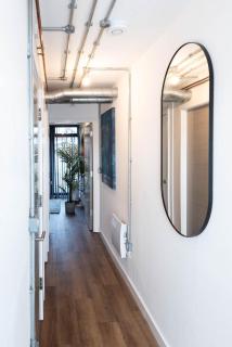 The Works Ground Floor Apartment with Private Entrance by Guestz - 5