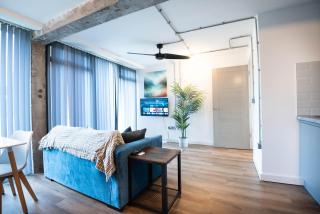 The Works Ground Floor Apartment with Private Entrance by Guestz - 8