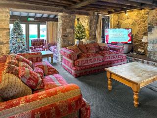 Duvale Barn - 6