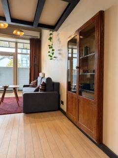 G Loft - Spacious Urban Apartment with Bathtub and Private Entrance - 7