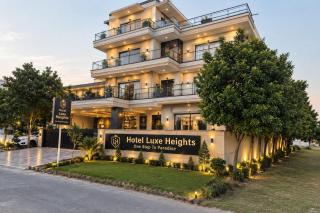 Hotel Luxe Heights Lahore - 0
