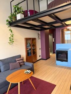 G Loft - Spacious Urban Apartment with Bathtub and Private Entrance - 2