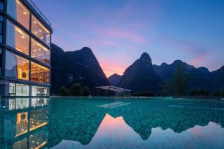 THE COLLECTOR Yangshuo - A Living Museum of Chinese Antiques, Art, Tea & Riverside Retreat - Swimming Pool & Dining - E-Bike Tours - 8