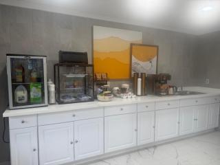 Super 8 by Wyndham Richmond Hill - 3